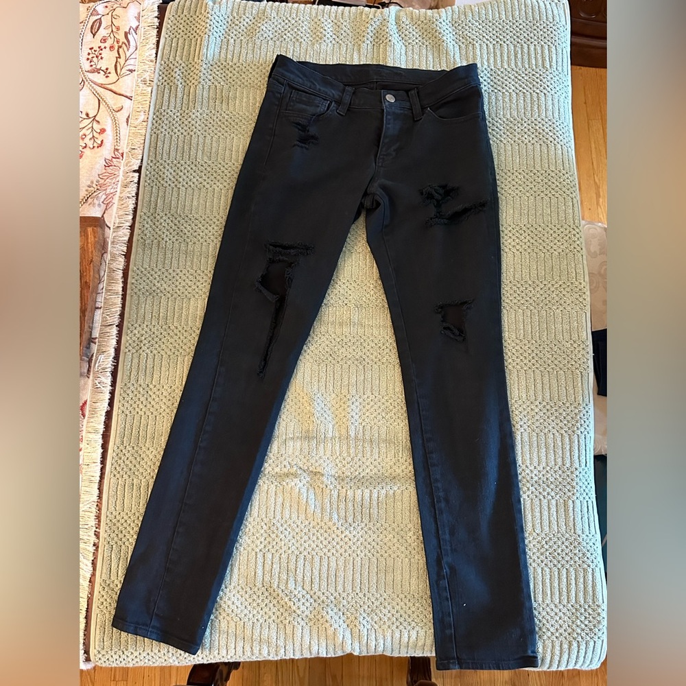 Black Distressed Jeans